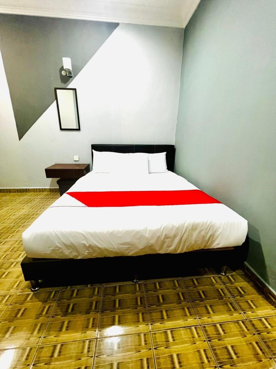 Daily Inn Hotel Мерсинг Экстерьер фото