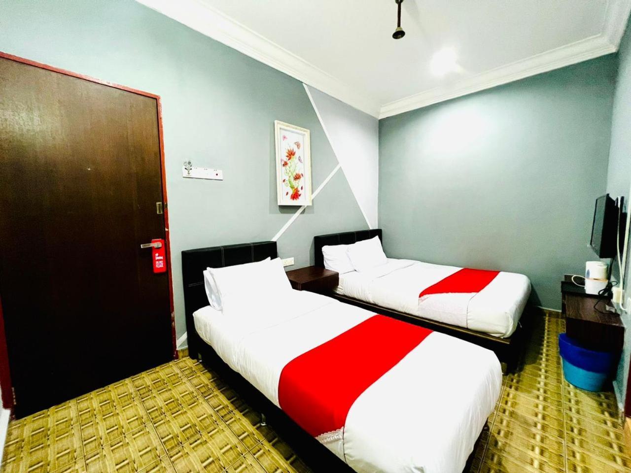 Daily Inn Hotel Мерсинг Экстерьер фото
