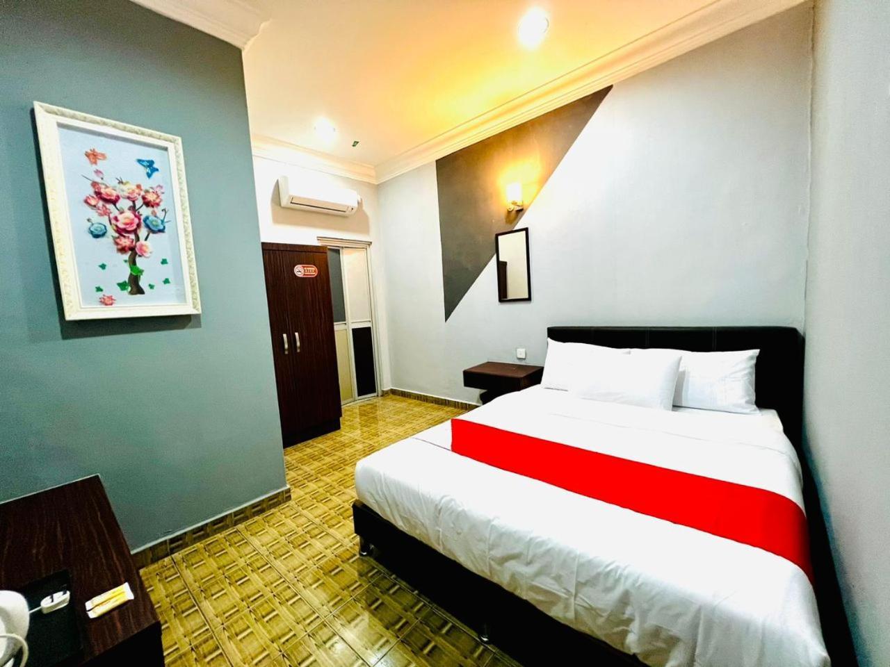 Daily Inn Hotel Мерсинг Экстерьер фото