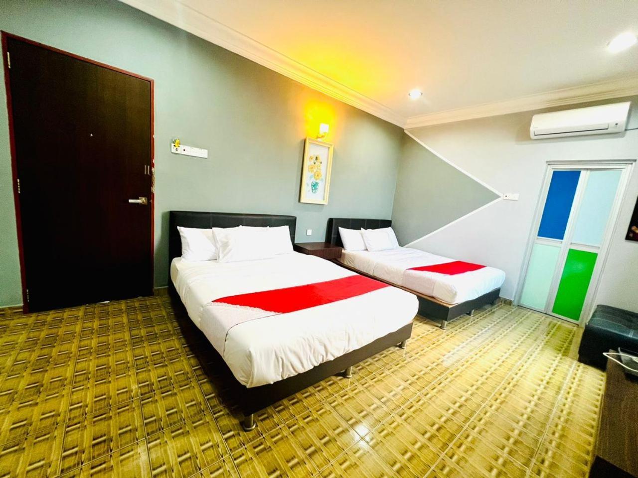 Daily Inn Hotel Мерсинг Экстерьер фото