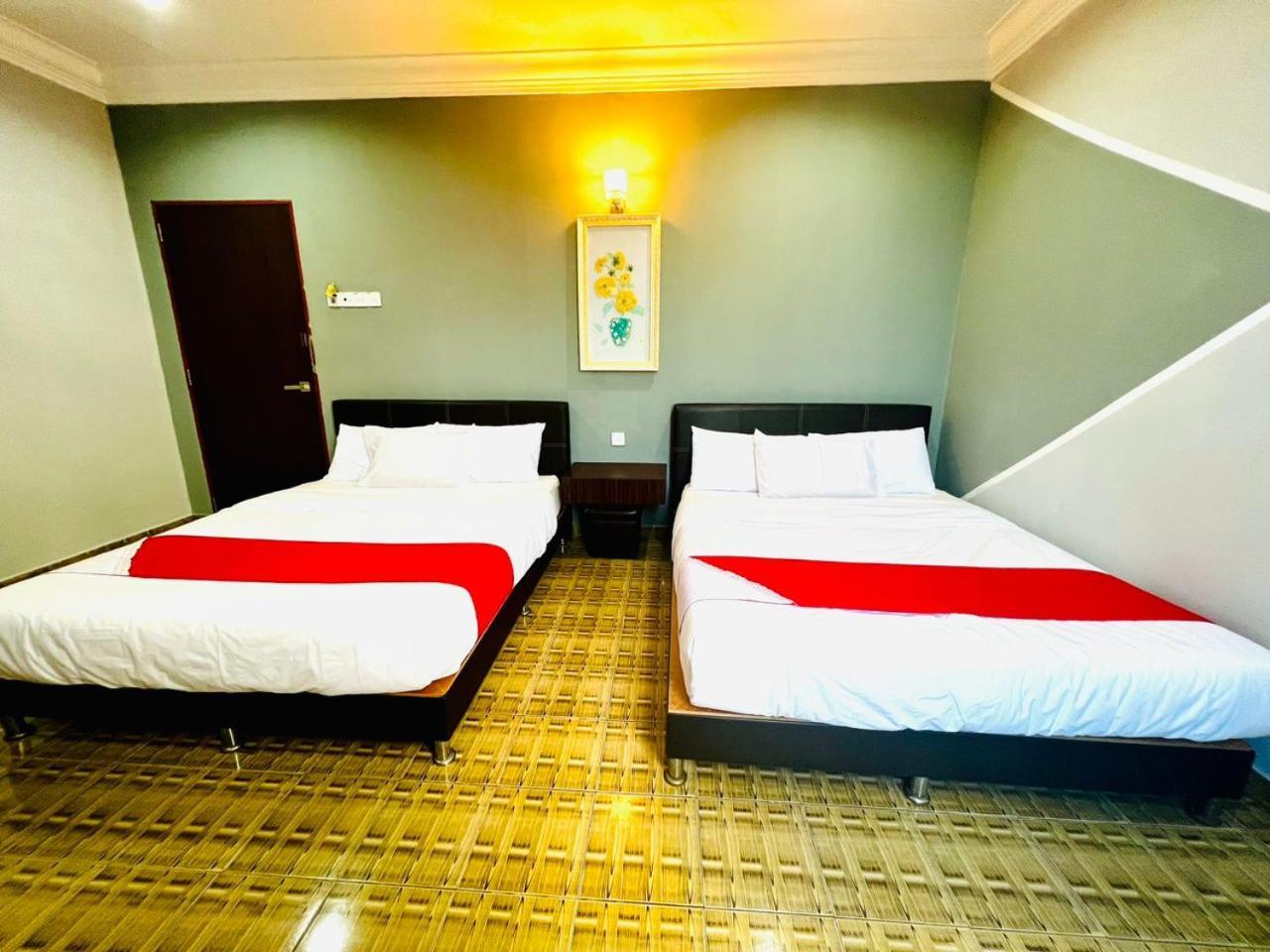 Daily Inn Hotel Мерсинг Экстерьер фото